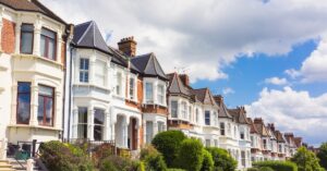 7 Common Mistakes to Avoid When Selling Your London Home